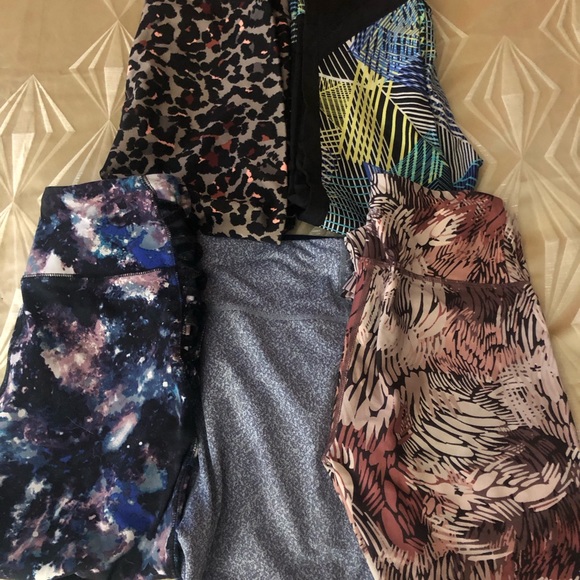 A lot of Workout Gear - 5 Legging-XS & 5 tops size small - EUC - Picture 2 of 15